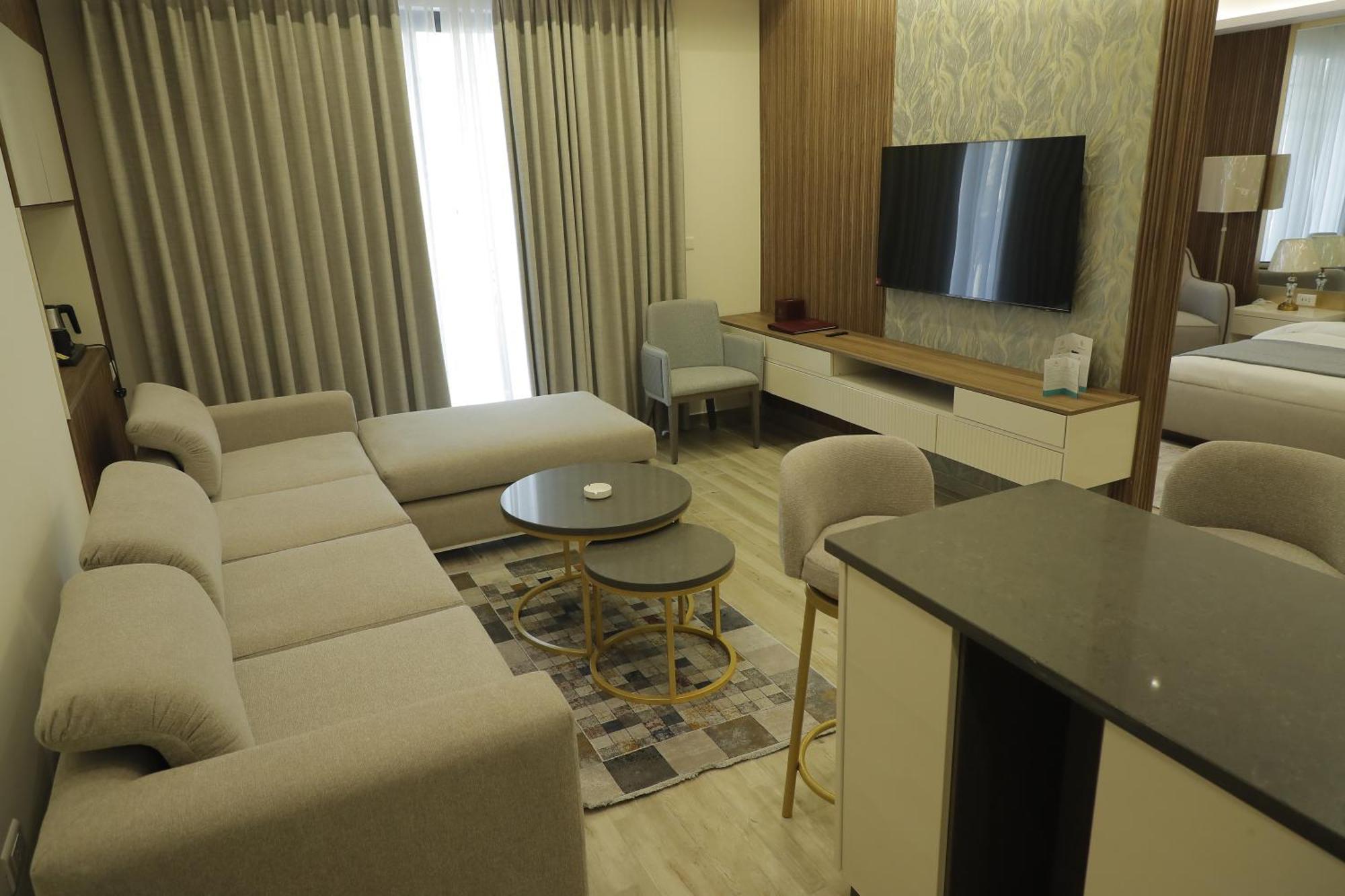 Soho Midtown Hotel Ash Shumaysani Buitenkant foto