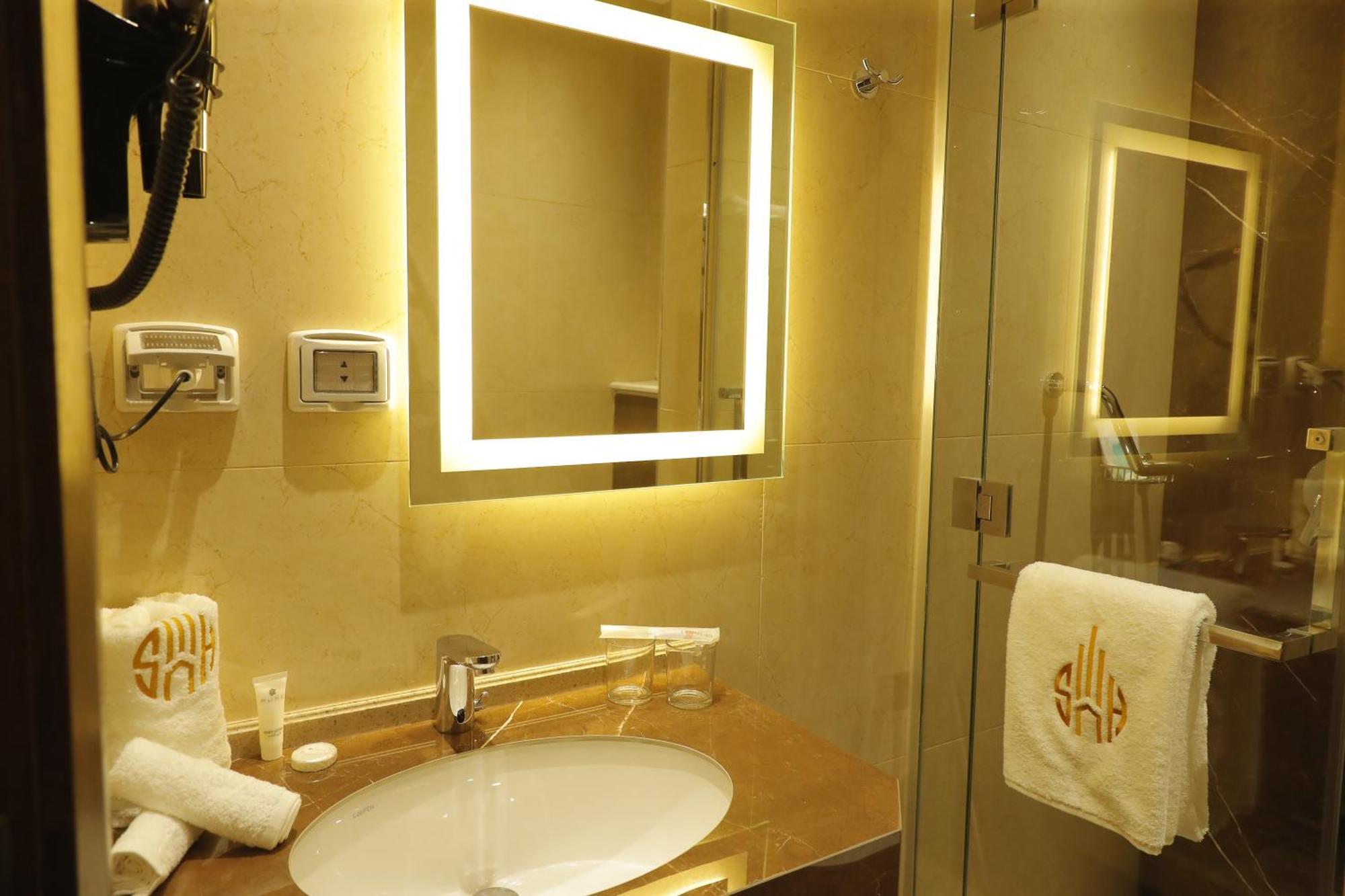 Soho Midtown Hotel Ash Shumaysani Buitenkant foto